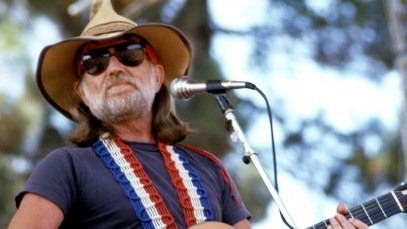 4 Country Songs From 1982 That Will Always Be Classics