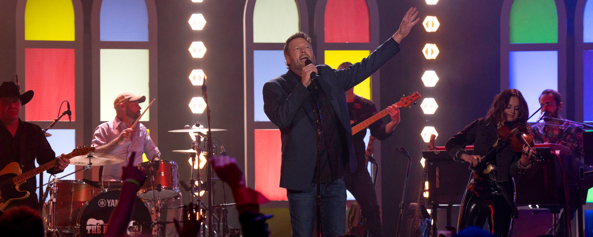 Blake Shelton’s Stepsons Proudly Watches on During His ‘The Road’ Finale Performances