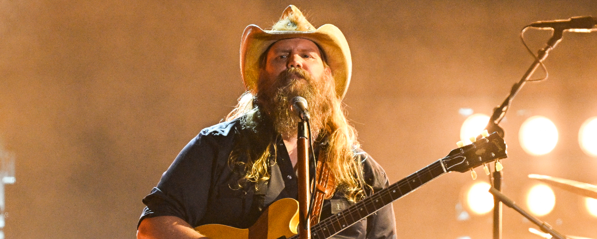 After 10-Plus Years, Chris Stapleton Has Officially Surpassed Willie Nelson’s All-Time Chart Record