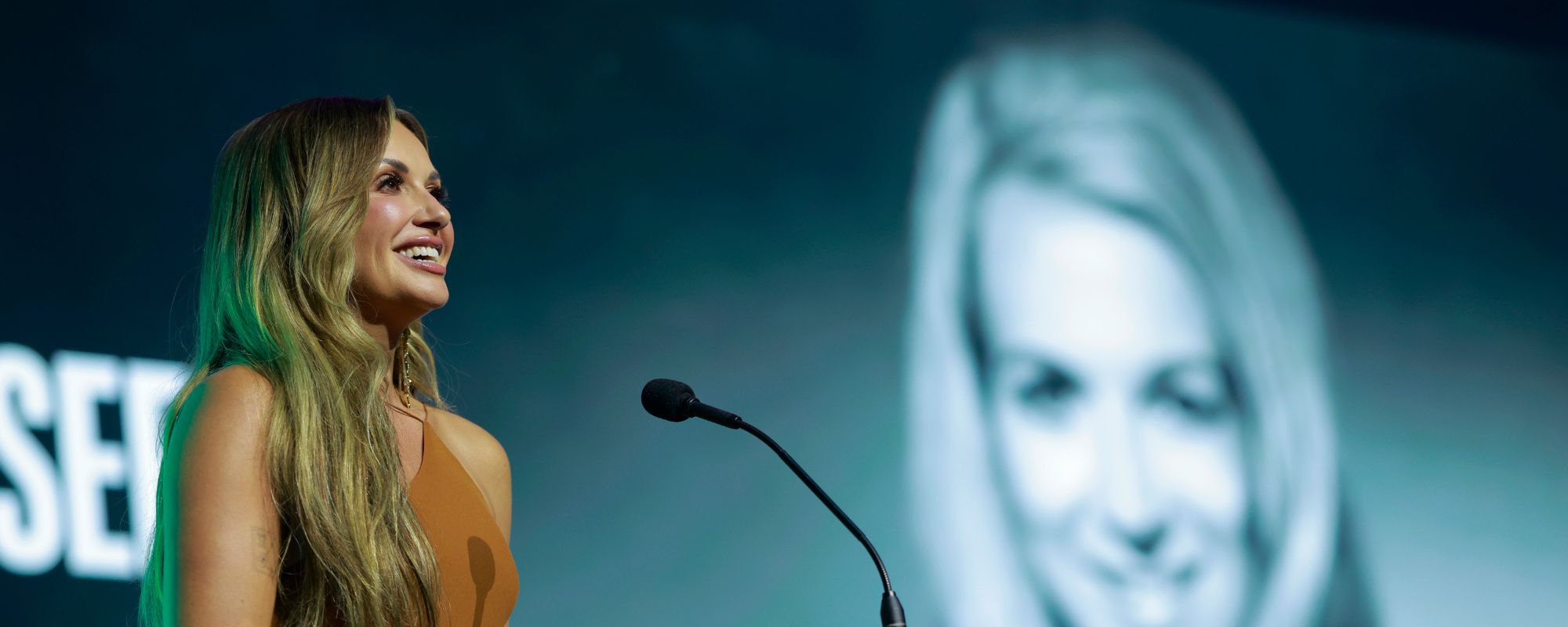 Carly Pearce Talks Vulnerable New Music: “Every Line in the Song Is My Story”