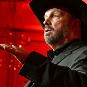 Garth Brooks Stirs up Memories of Alter Ego Chris Gaines With This Rocking Kiss Tribute at Kennedy Center Honors Ceremony
