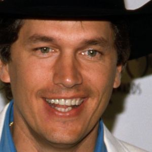 On This Day in 1986, George Strait Hit No. 1 With a Single Later Recorded by Kenny Chesney