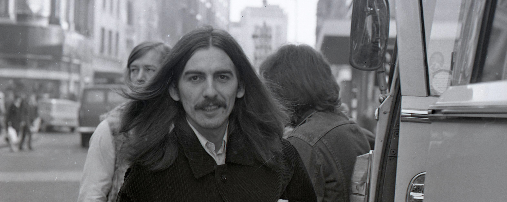 في مثل هذا اليوم من عام 1982، قدمت فرقة البيتلز شيكًا بقيمة 9 ملايين دولار للمساعدة في حماية حقوق الأطفال بعد حفل موسيقي رائد أحدث تحولًا في العمل الخيري الموسيقي. في مثل هذا اليوم من عام 1982، قدمت فرقة البيتلز شيكًا بقيمة 9 ملايين دولار للمساعدة في حماية حقوق الأطفال بعد حفل موسيقي رائد أحدث تحولًا في العمل الخيري الموسيقي.