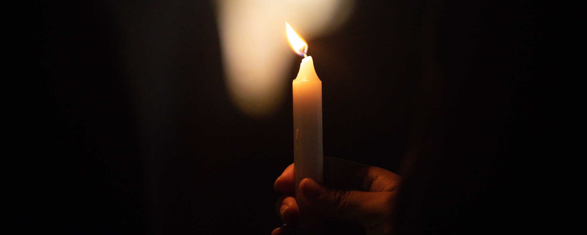 توفي أسطورة موسيقى الريف في أوستن والملحن السينمائي جيم سترينجر