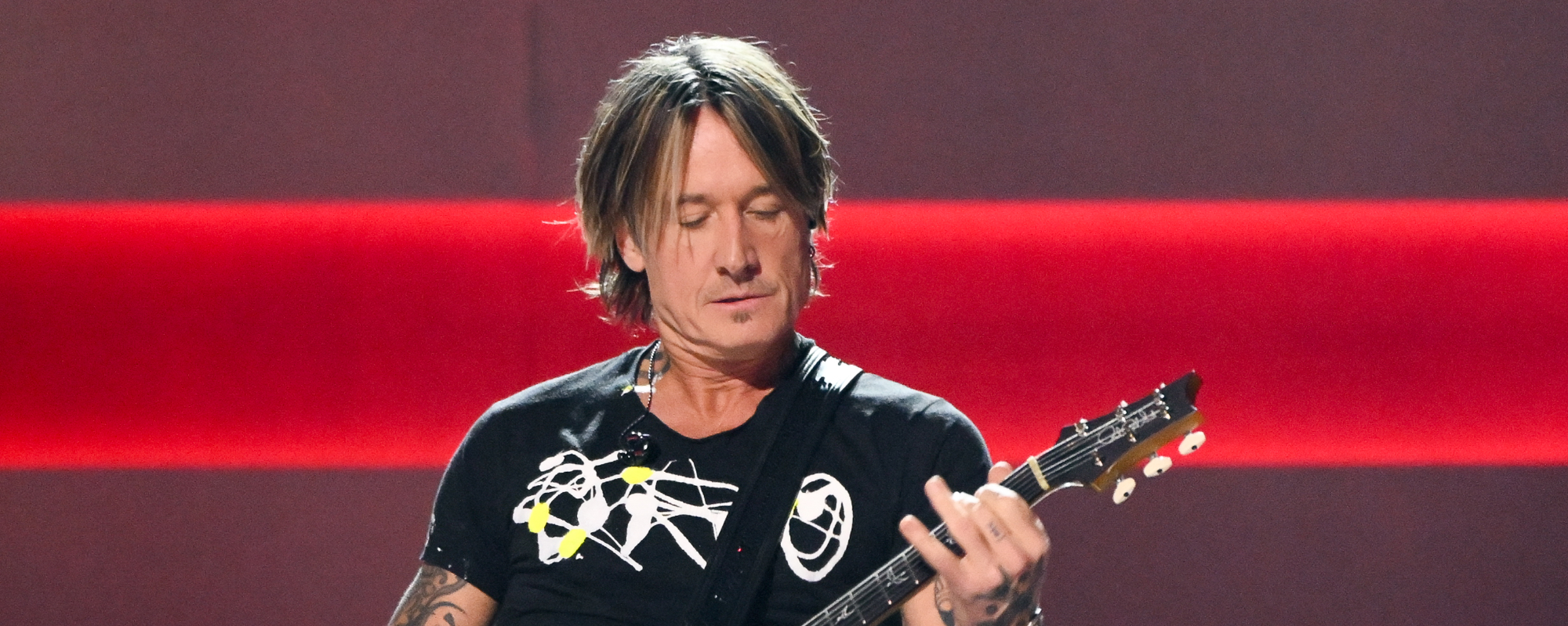 Keith Urban Performs a Rockin’ Rendition of “Straight Line” During Nashville’s New Year’s Eve Show