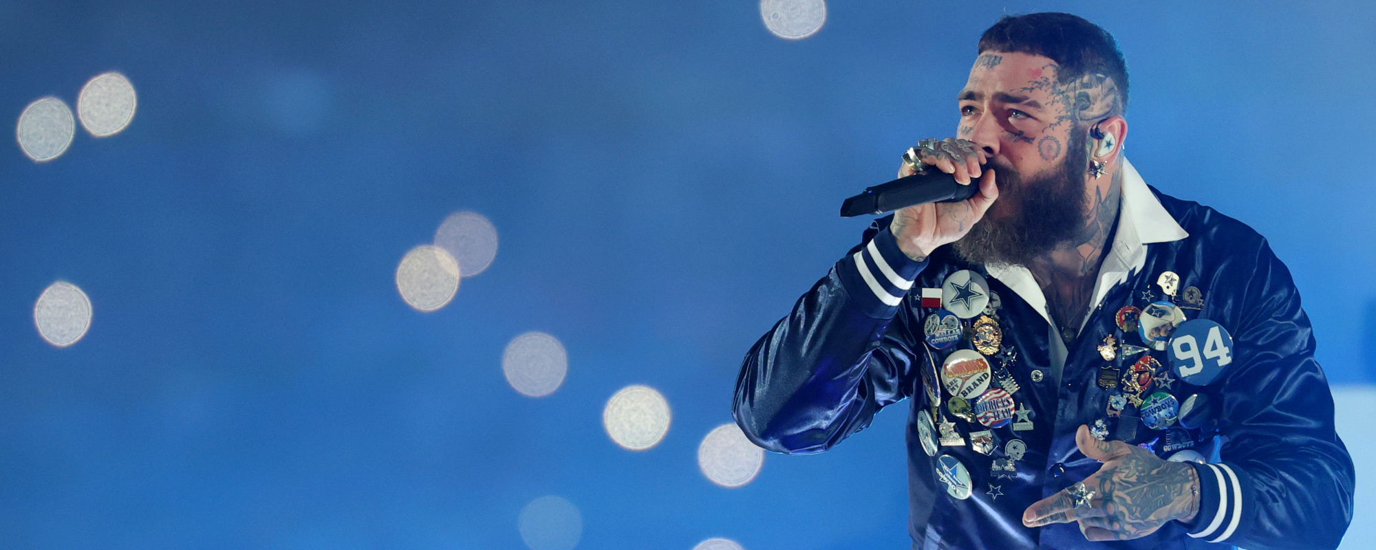 Post Malone Takes Nasty Fall Down Stairs During Concert in India