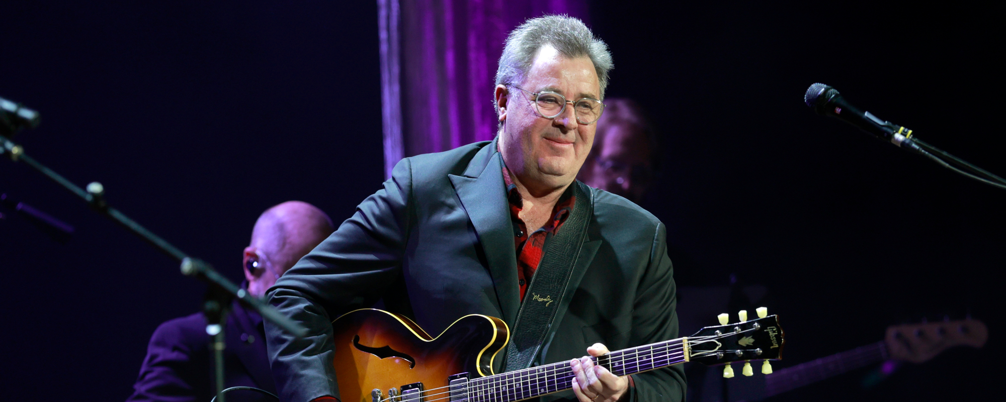 “A Nod Back to the Old Man”: Vince Gill Honors His Late Dad and Reveals How He Inspired “Secondhand Smoke”