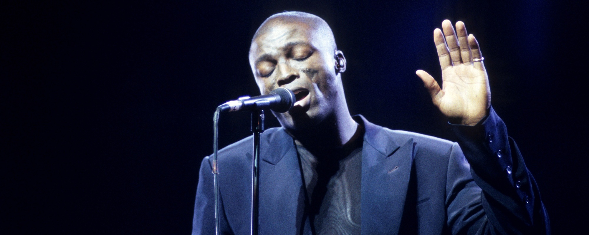 3 of the Most Overwritten Lyrics From the 1990s That Somehow Work