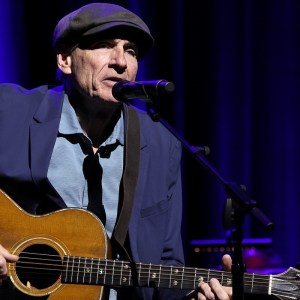 James Taylor Delivers a Snowy Update About His 2026 Tour Plans, Which Will Include US and European Performances