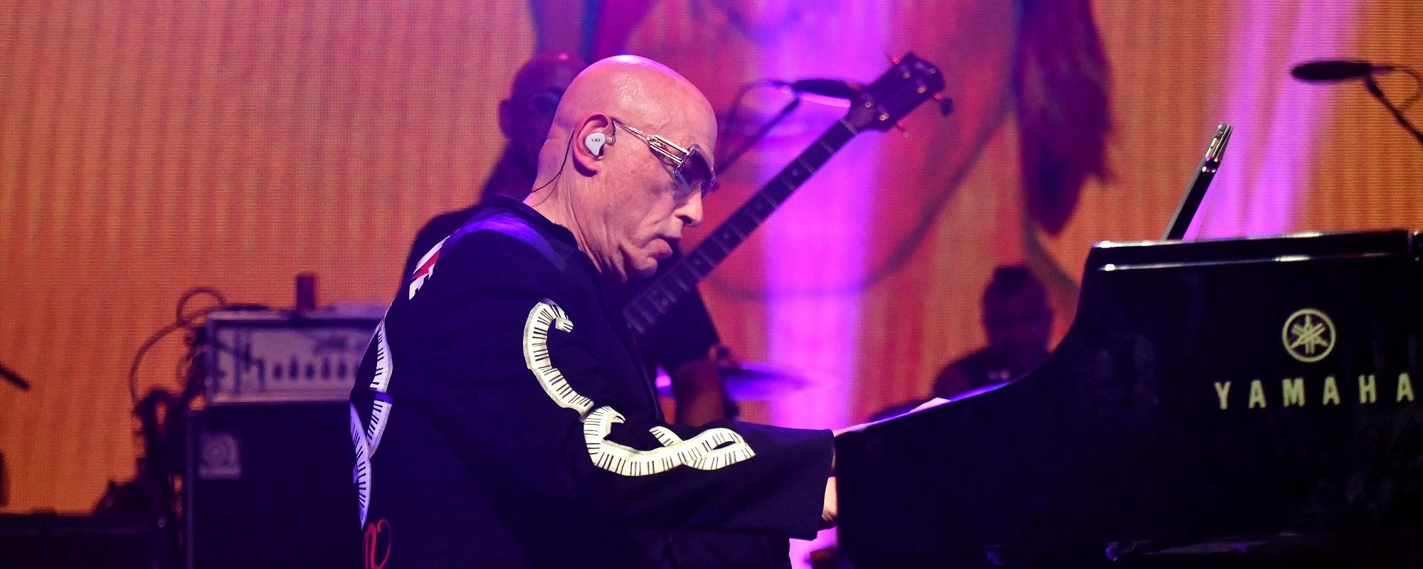 Longtime David Bowie Pianist Mike Garson Presenting Bowie Tribute Shows in 2026 Featuring Billy Corgan & Other Special Guests