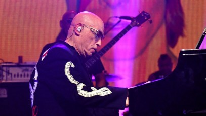 Longtime David Bowie Pianist Mike Garson Presenting Bowie Tribute Shows in 2026 Featuring Billy Corgan & Other Special Guests