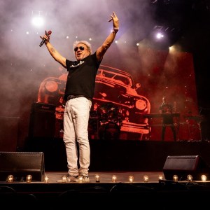 Sammy Hagar and The Best of All Worlds Band Send Out Holiday Greeting to UK Fans in Anticipation of Their 2026 Tour There