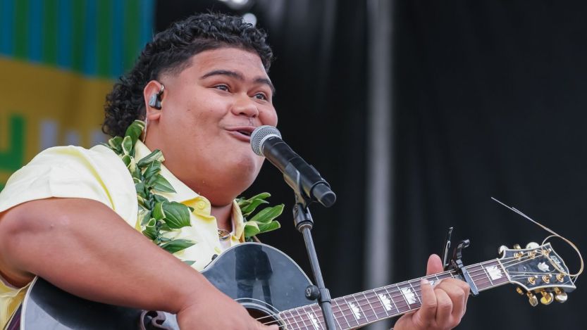 ‘American Idol’ Champ Iam Tongi Spreads Holiday Warmth With ”Hawaiian Roller Coaster Ride” Performance at Disney Christmas Parade