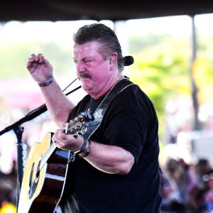 Born on This Day in 1952, One of Country’s “Good Guys” Who Enjoyed a String of Hits in the ‘90s