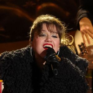 Kelly Clarkson Will Kick off NFL Christmas Gameday 2025 Ahead of Dallas-Washington Matchup