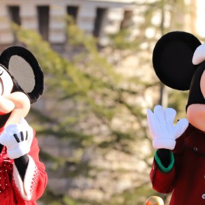 When, Where, and How To Watch 'The Wonderful World of Disney: Holiday Spectacular'