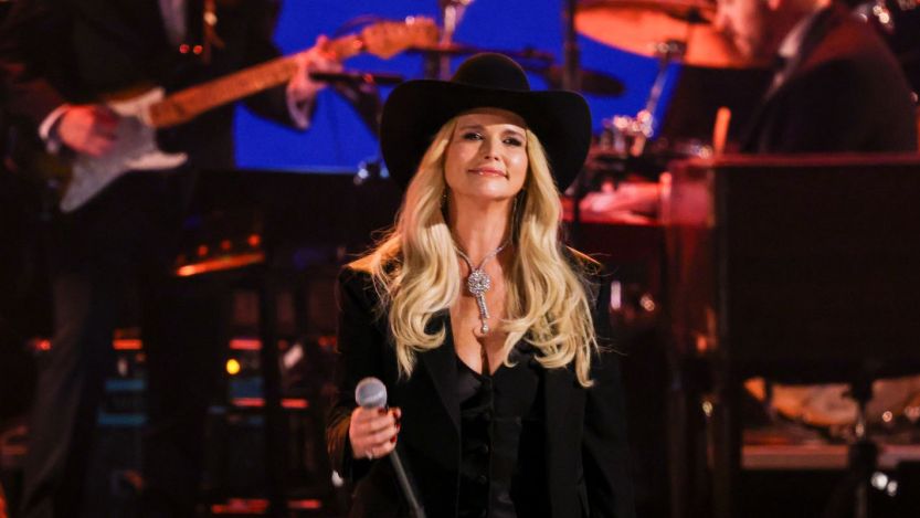 “Dang Right He Is!”: Miranda Lambert Debuts Ella Langley Hit “Choosin’ Texas” Onstage