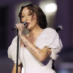 Noah Cyrus Shines During 'The Voice' Season 28 Finale Performance