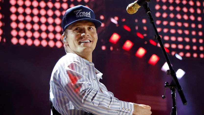 Parker McCollum Lights Up CMA Country Christmas With a Joyful Rendition of "Santa Claus Is Coming to Town"