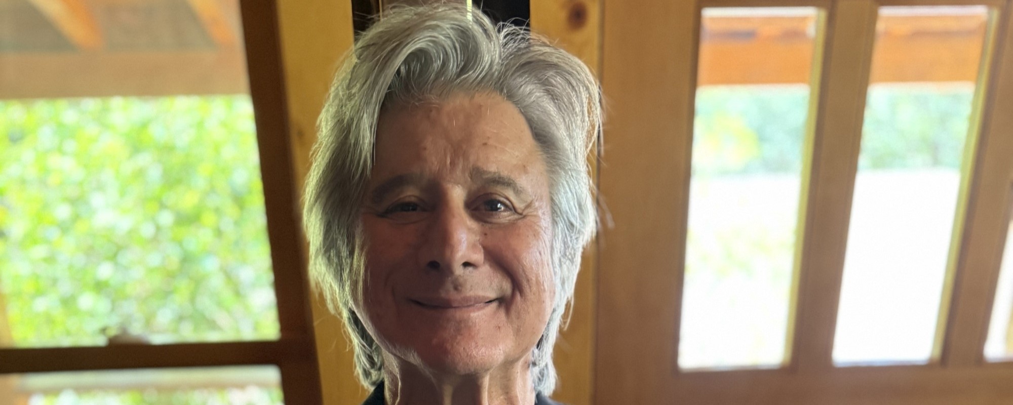 Ex-Journey Singer Steve Perry Launches Holiday Auction Featuring Autographed Albums, Lyric Sheets, and Other Cool Memorabilia