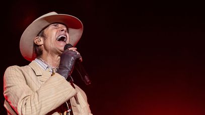 Perry Farrell Apologizes for Onstage Blowup That Broke up Jane’s Addiction