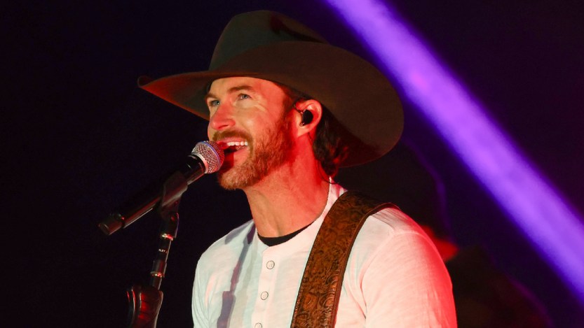 Riley Green Readies "Change My Mind" for Country Radio Push