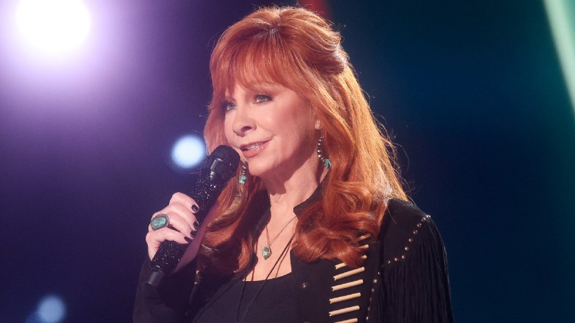 Watch Reba McEntire's Throwback "I'll Be Home for Christmas" as She Prepares to Host the Rockefeller Tree Ceremony