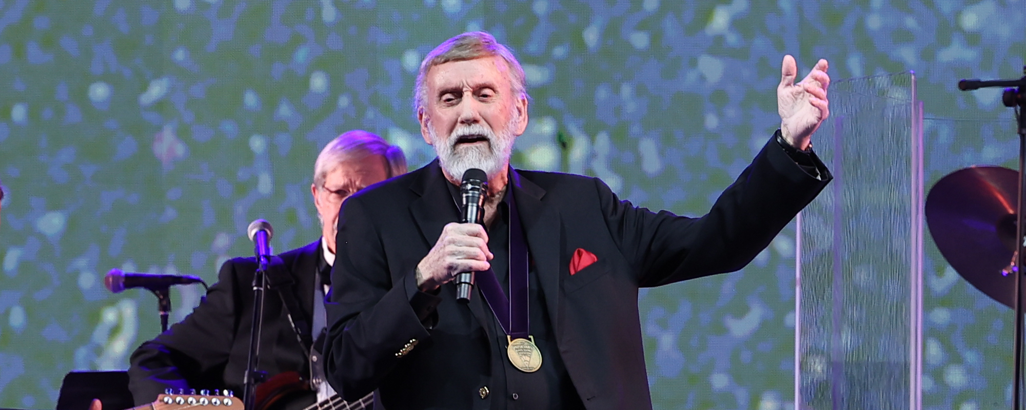 86-Year-Old Country Legend Issues Major Health Update Months After Heart Attack