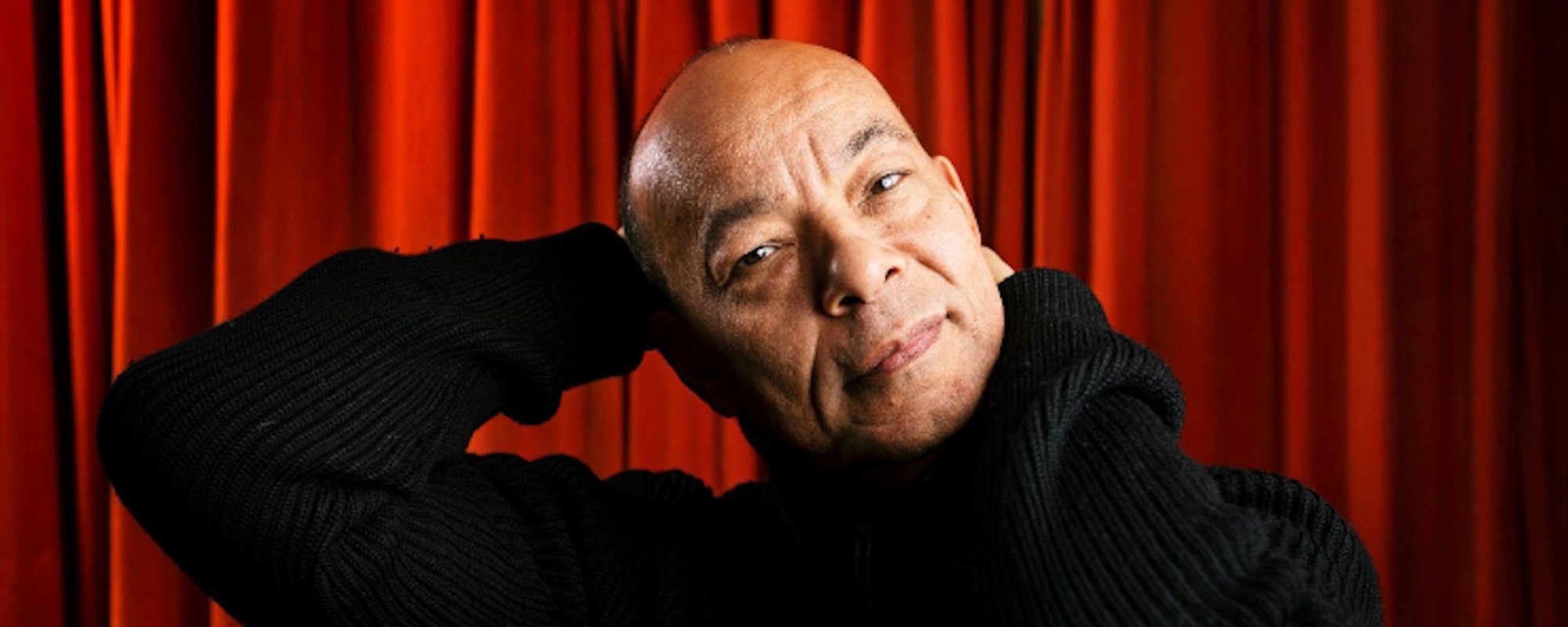 كيف أثر تعامل رولاند مع 40 عامًا من أكلة لحوم البشر الشباب الرائعين، وأغنية عيد الميلاد “الجديدة”، والفترة القصيرة التي قضاها كمسافر على الطريق في The Clash على روايته المصورة القادمة كيف أثر تعامل رولاند مع 40 عامًا من أكلة لحوم البشر الشباب الرائعين، وأغنية عيد الميلاد “الجديدة”، والفترة القصيرة التي قضاها كمسافر على الطريق في The Clash على روايته المصورة القادمة