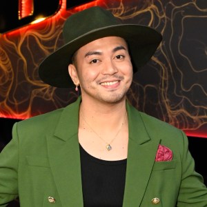 Former Winner Sofronio Vasquez Makes Triuphant Return to 'The Voice' Finale Stage