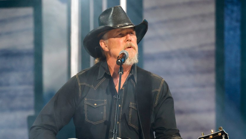 3 Country Songs From the 2000s Everyone Pretends They Don’t Love