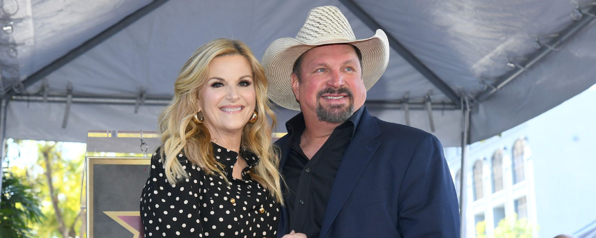 Trisha Yearwood and Garth Brooks Deliver an Unexpected Holiday Duet in Atlanta That Is Sure To Melt Your Heart