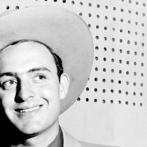 Born on This Day in 1917, the Country Singer Who Re-Learned To Play Guitar After Losing Three Fingers