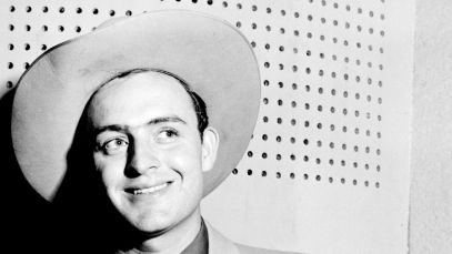 Born on This Day in 1917, the Country Singer Who Re-Learned To Play Guitar After Losing Three Fingers