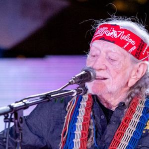 3 Iconic Country Albums That Are Better If You Listen to Them All The Way Through