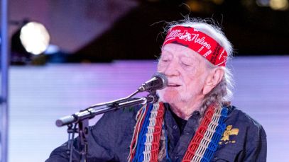 3 Iconic Country Albums That Are Better If You Listen to Them All The Way Through