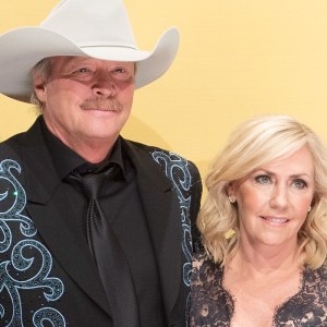 3 Love Songs by Alan Jackson To Celebrate His 46th Wedding Anniversary