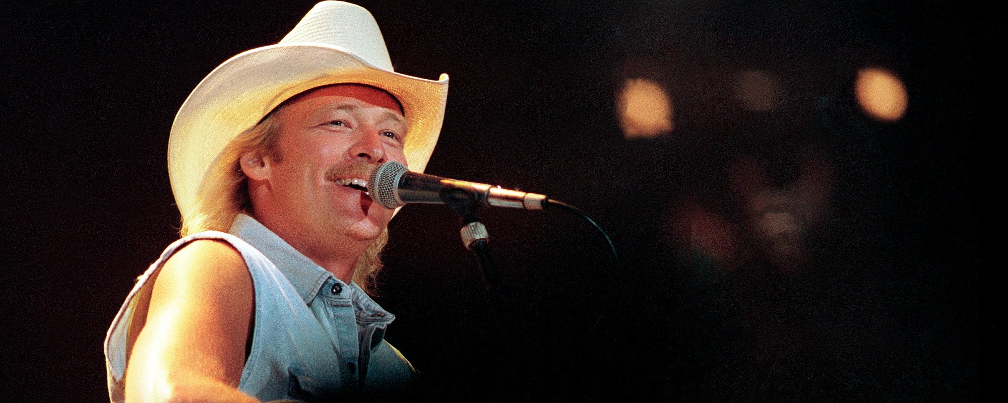3 of the Funniest Country Music Songs From the 1990s