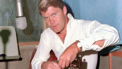 Glen Campbell in the studio