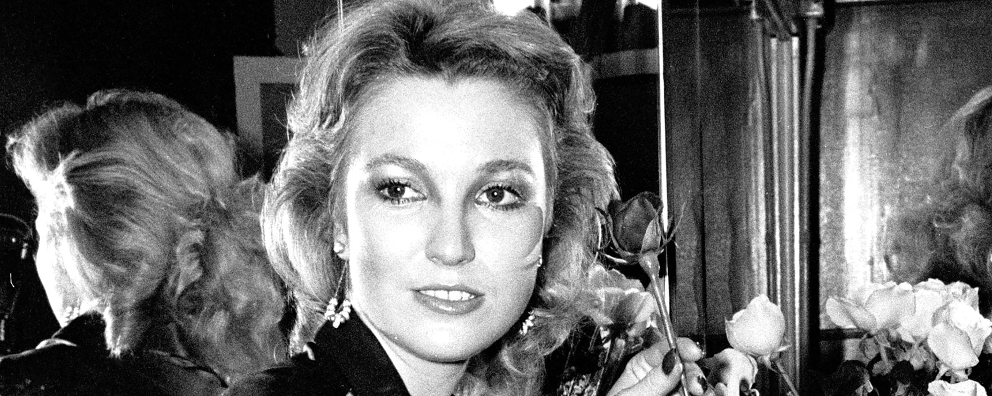 Born on This Day in 1951, the Hitmaking Older Sister of a 90s Country Legend