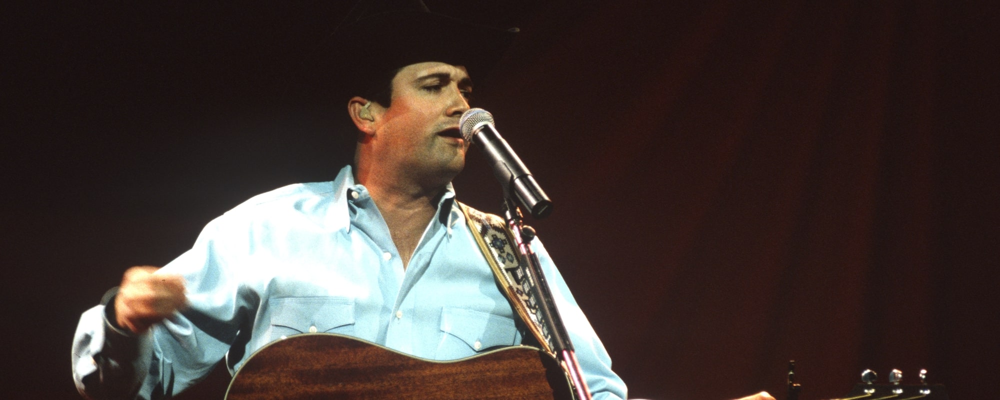 Born on This Day in 1966, the 90s Country Hitmaker Whose Career Started With a Trip to the Local Mall