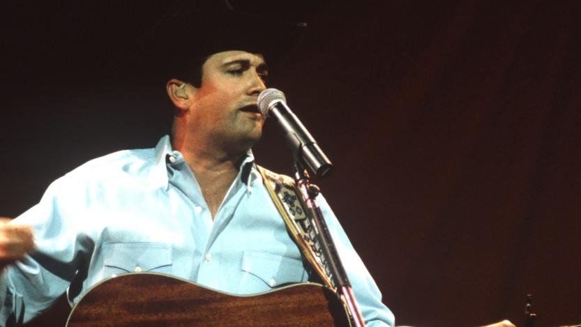 Tracy Byrd performing