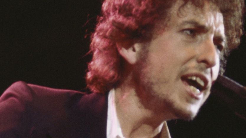 Bob Dylan performing in 1974