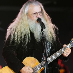 3 Gorgeous Country Songs Jamey Johnson Wrote for Other Artists