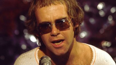 Elton John performing in 1971