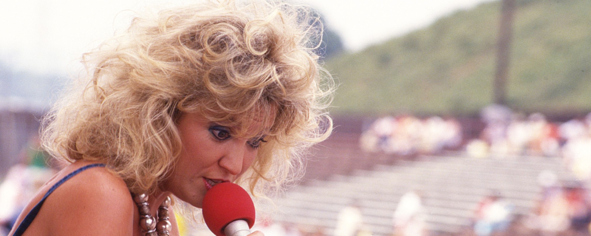 Every Self-Respecting Country Fan Should Know These 4 Love Songs From 1988