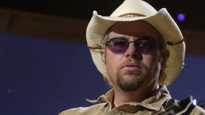 These 4 Country Songs From 2003 Still Sound Great Today