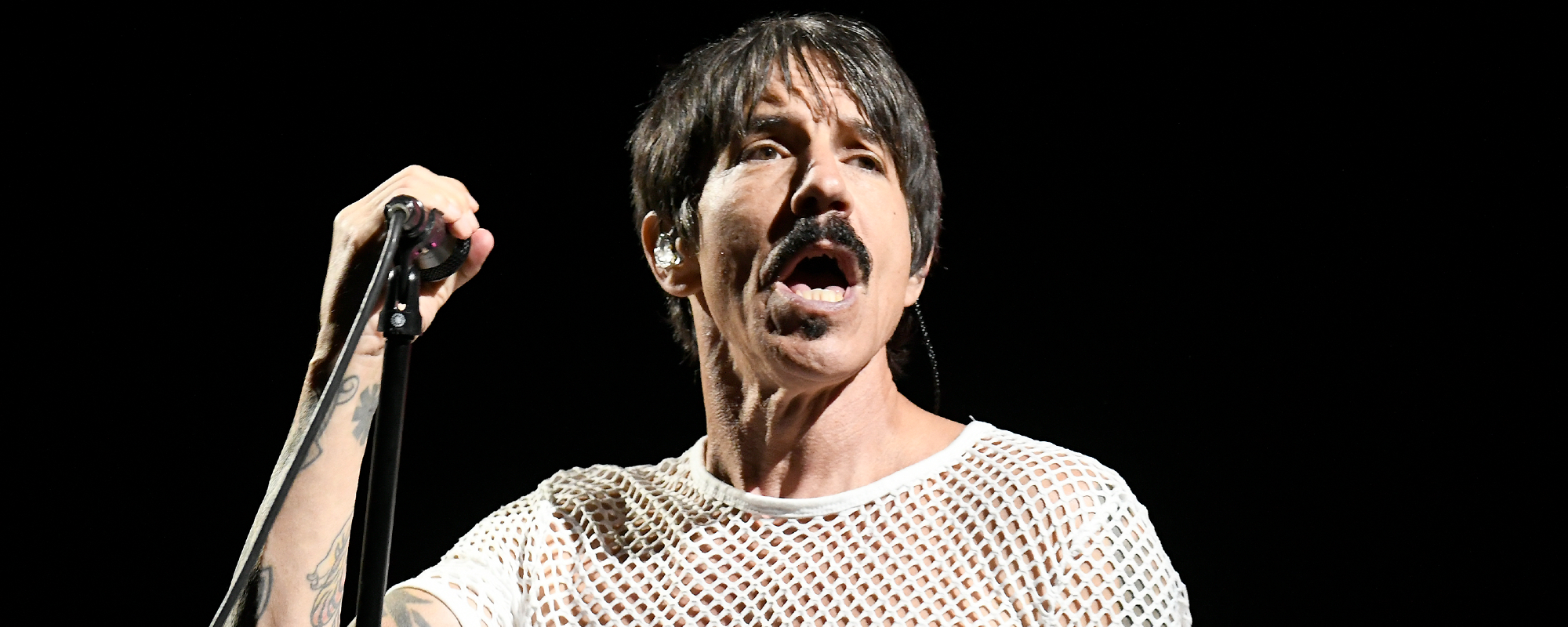 Former Red Hot Chili Peppers Producer Calls Frontman Anthony Kiedis “Tone-Deaf”