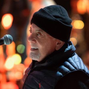 Billy Joel Surprises Florida Crowd With First Performance Since Brain Disorder Diagnosis
