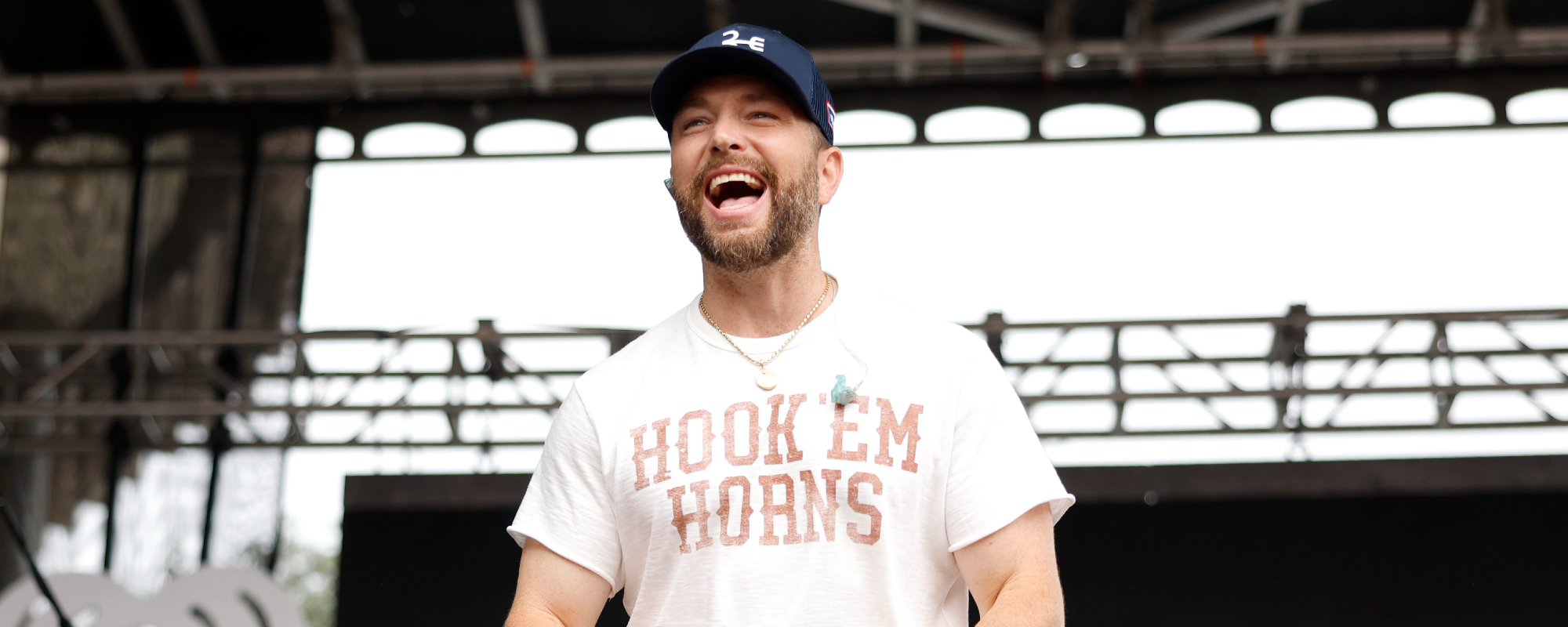 Country Singer Teases New Music With an Unexpected 80s Hip-Hop Throwback